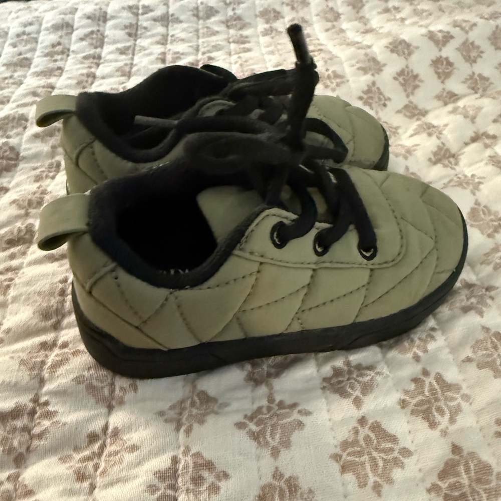 Green quilted Zara toddler sneaker